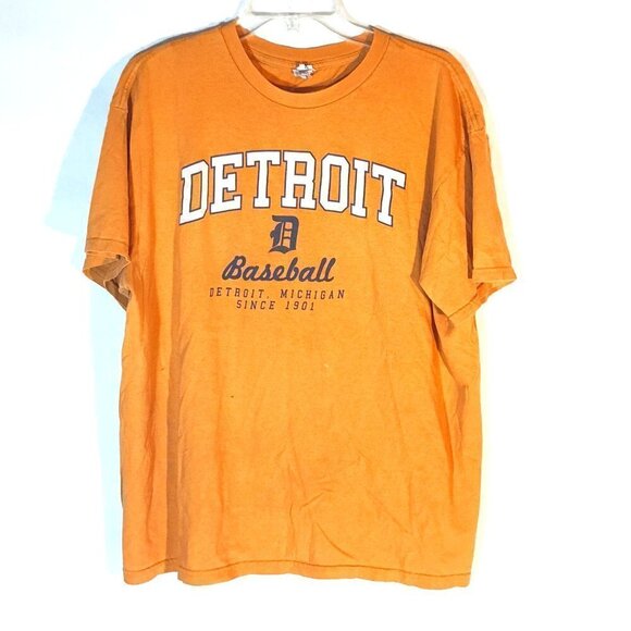 MLB Baseball Detroit Tigers Vintage Track Athletic Training Workout Tee T Shirt - Picture 1 of 6